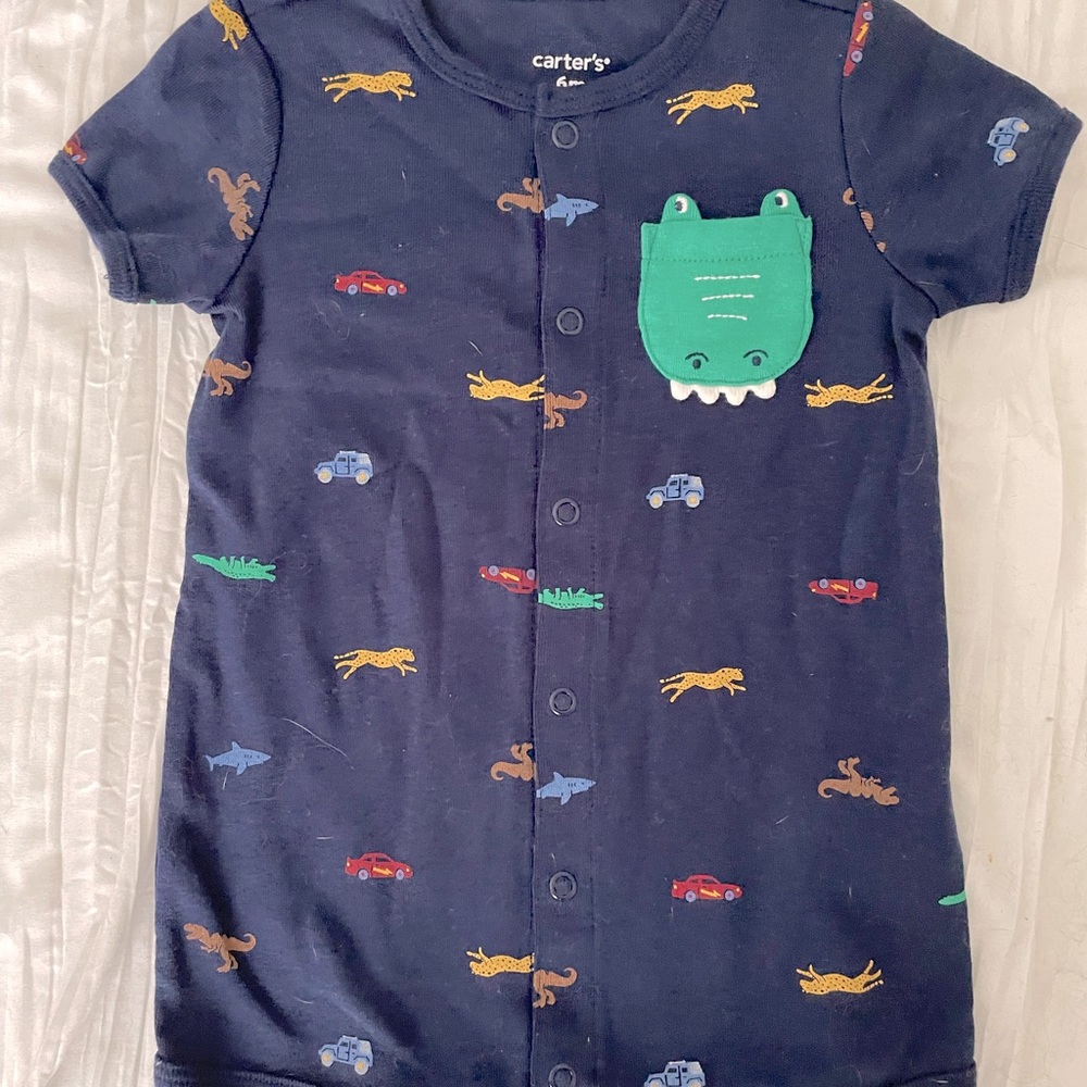 Carters NWOT snap up alligator onesie 6m